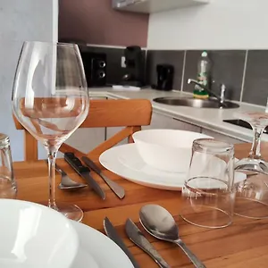 Escapade à Dans Beau T2 Avec Terrasse - Proche Gare Et Centre Appartement Lourdes